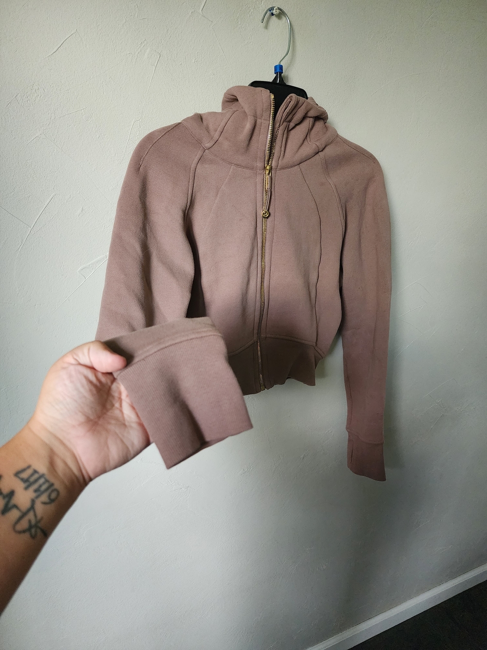 Lululemon Scuba Cropped Full-Zip Hoodie Size 6 - Picture 3 of 6